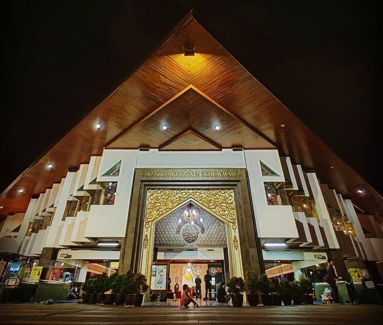 7 Masjid di Bandung yang Cocok untuk Wisata Religi, Menarik dan Unik!