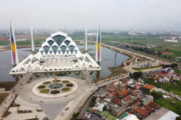 5 Masjid Berdesain Tak Biasa Di Jawa Barat