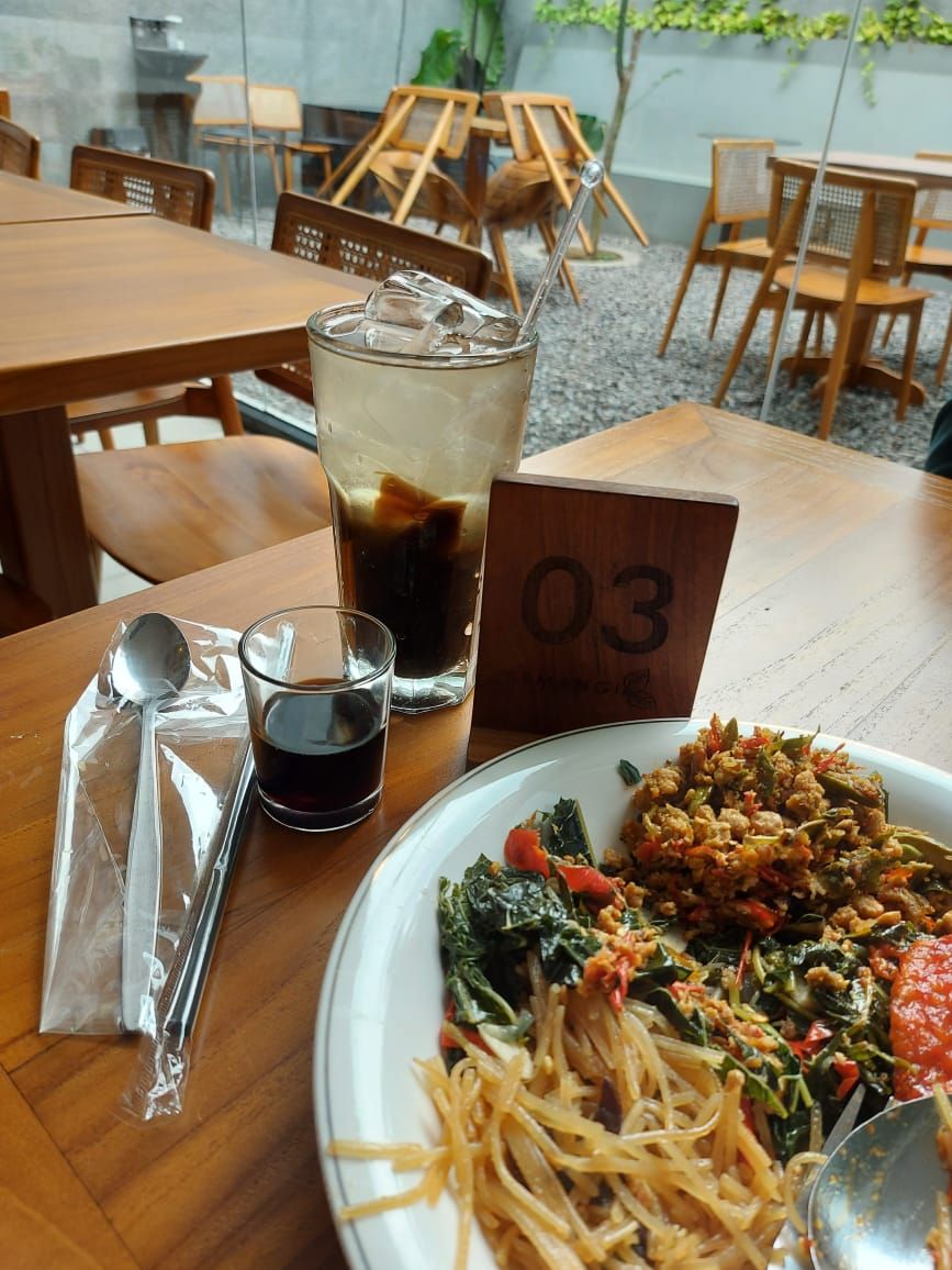 5 Rekomendasi Tempat Makan Hidangan Jawa Konsep Prasmanan di Semarang