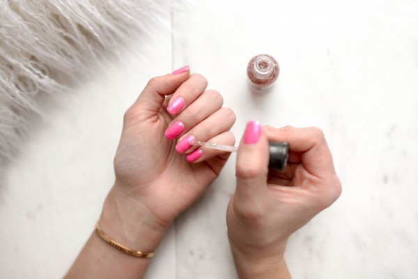 5 Referensi Base Coat untuk Menjaga Kuku Sehat Saat Memakai Cat