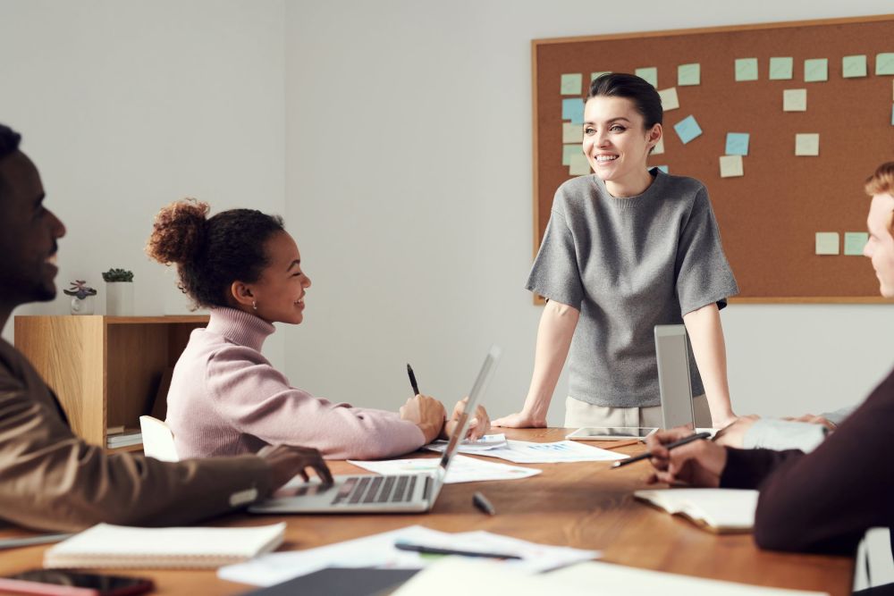 5 Tips Mengatasi Perbedaan Pendapat di Tempat Kerja, Profesional