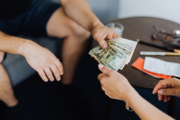 5 Alasan Kamu Harus Belajar Mengatur Keuangan sebelum Menikah