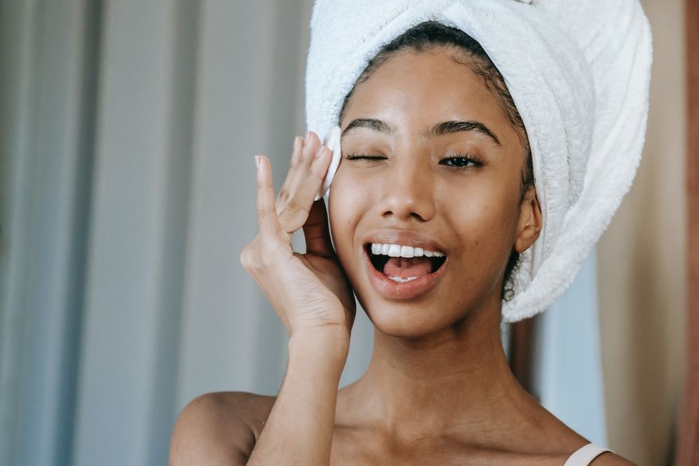9 Tips Skin Preparation Sebelum Makeup, Bikin Tahan Lama