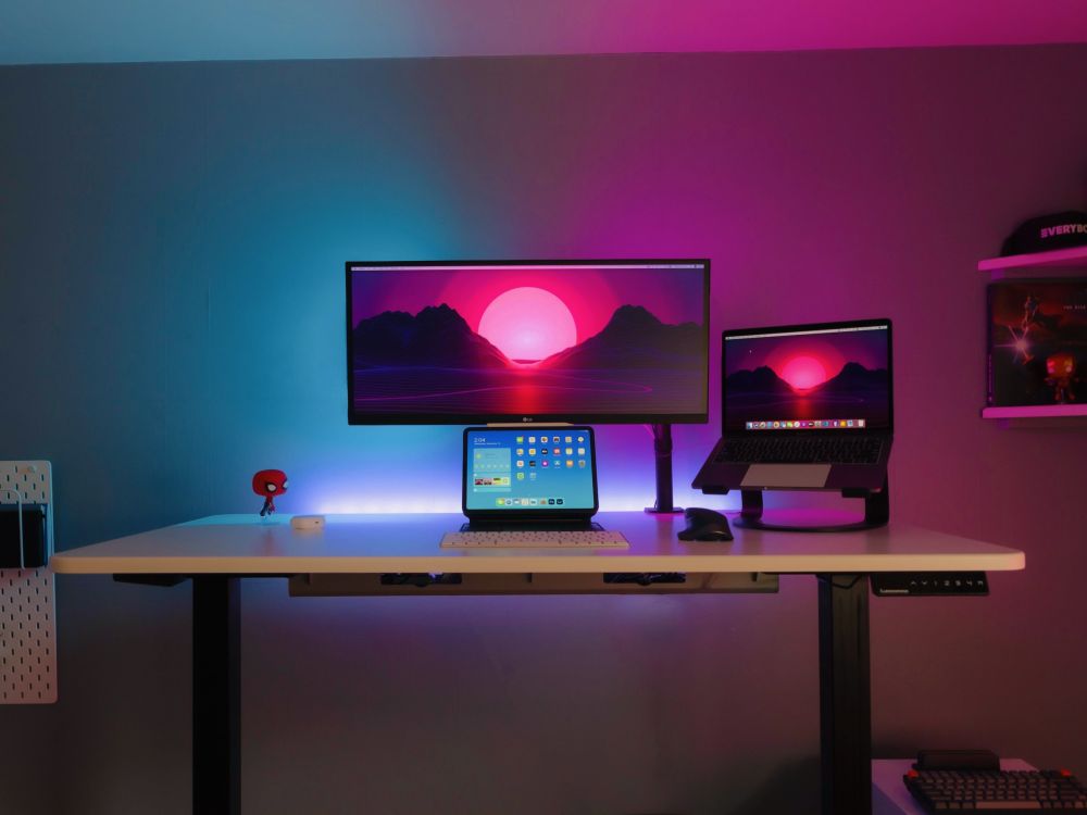 5 Inspirasi Meja Komputer di Rumah, Bekerja Makin Nyaman