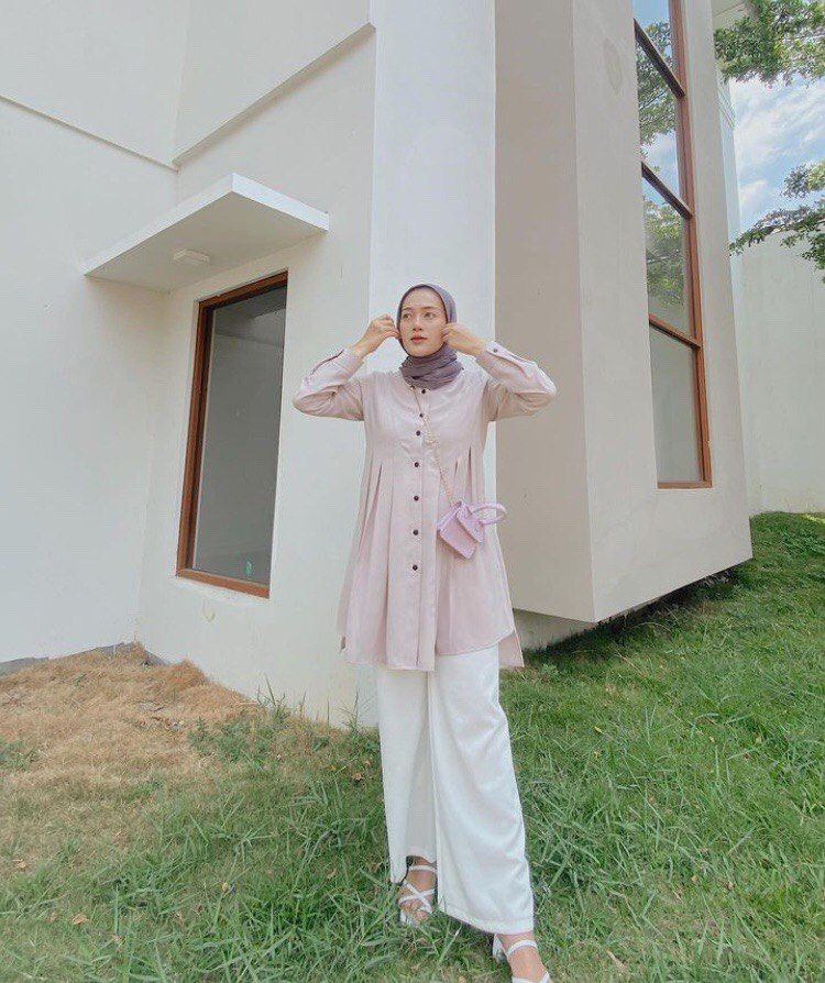 10 Ide Padu Padan Long Pants Putih ala Ashry Rizqky, Stylish Memesona