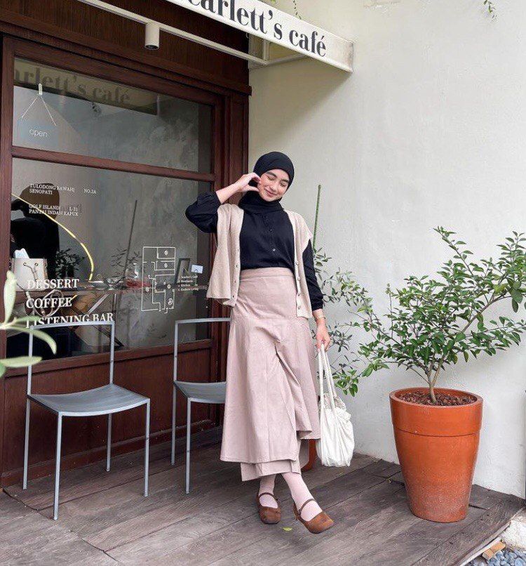 11 Inspirasi OOTD Bukber yang Catchy ala Olivia Finda, Manis Anggun