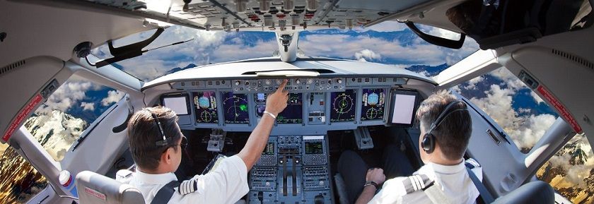 Mengenal Profesi Pilot: Syarat, Peran, dan Gaji