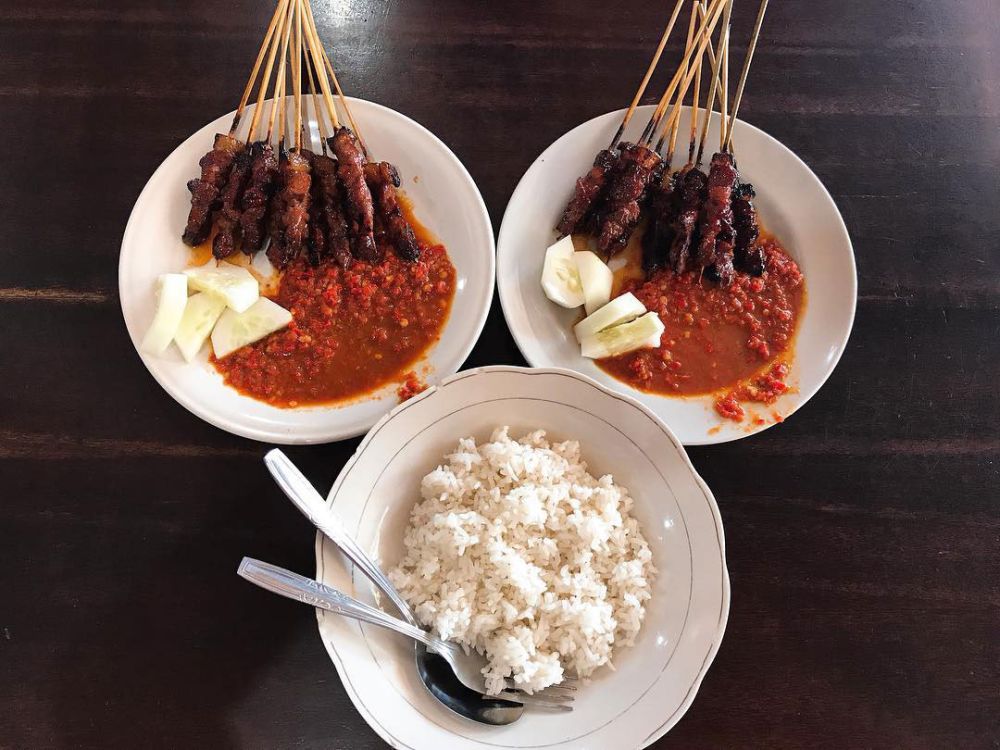 7 Warung Sate Babi Populer di Bali, Endul Banget Pokoknya!