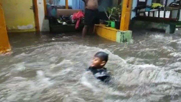 Hujan Sejak Sore, Kota Malang Terendam Banjir