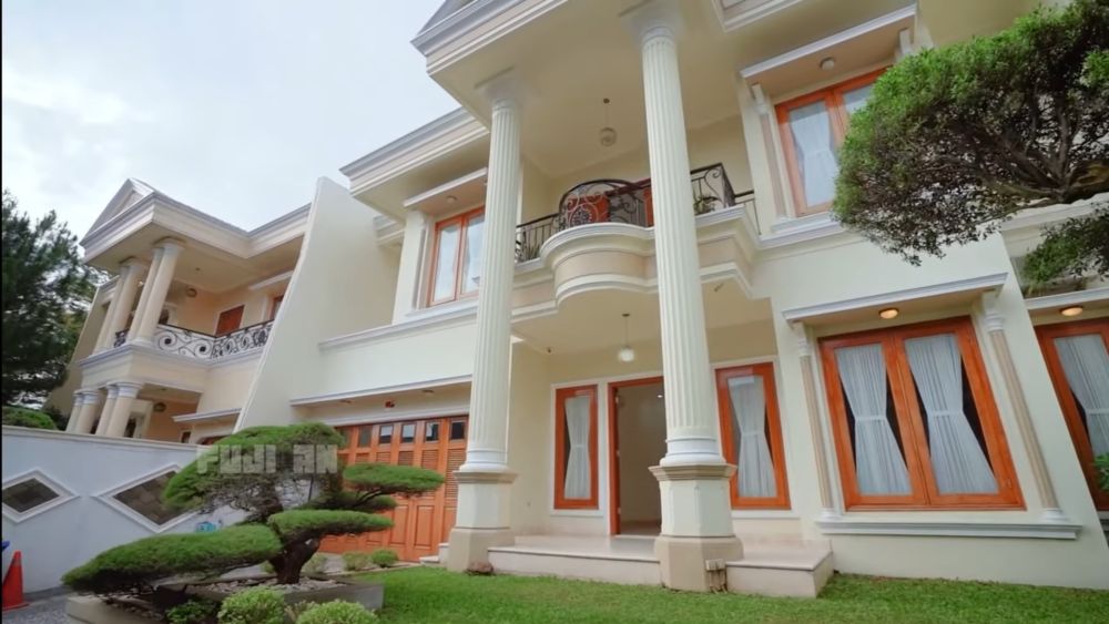 Rumah Baru Fuji yang Megah dan Luas