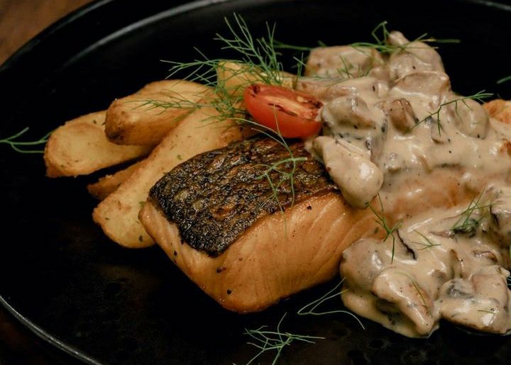 Resep Salmon Steak Saus Jamur Kelezatan Ala Resto