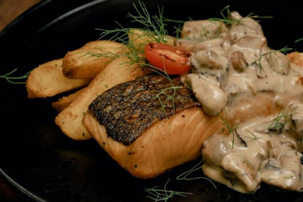 Resep Salmon Steak Saus Jamur, Kelezatan ala Resto