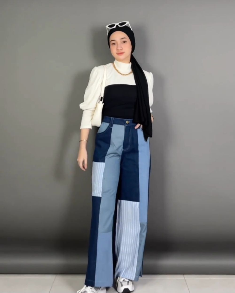 10 OOTD Casual Hijab dengan Celana Jeans, Kece untuk Ngabuburit