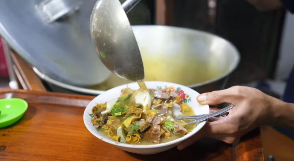 6 Kuliner Soto Viral di Malang, Kuahnya Bikin Nagih! 