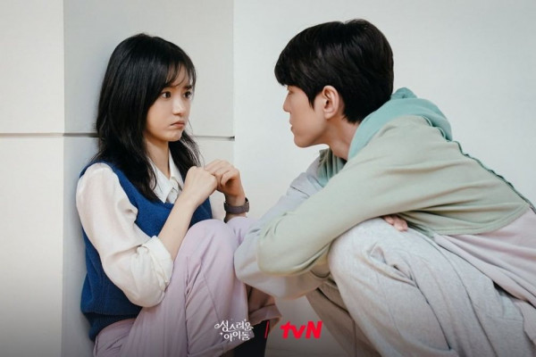 9 Momen Romantis Woo Yeon Woo-Kim Dal di The Heavenly Idol, Salting!