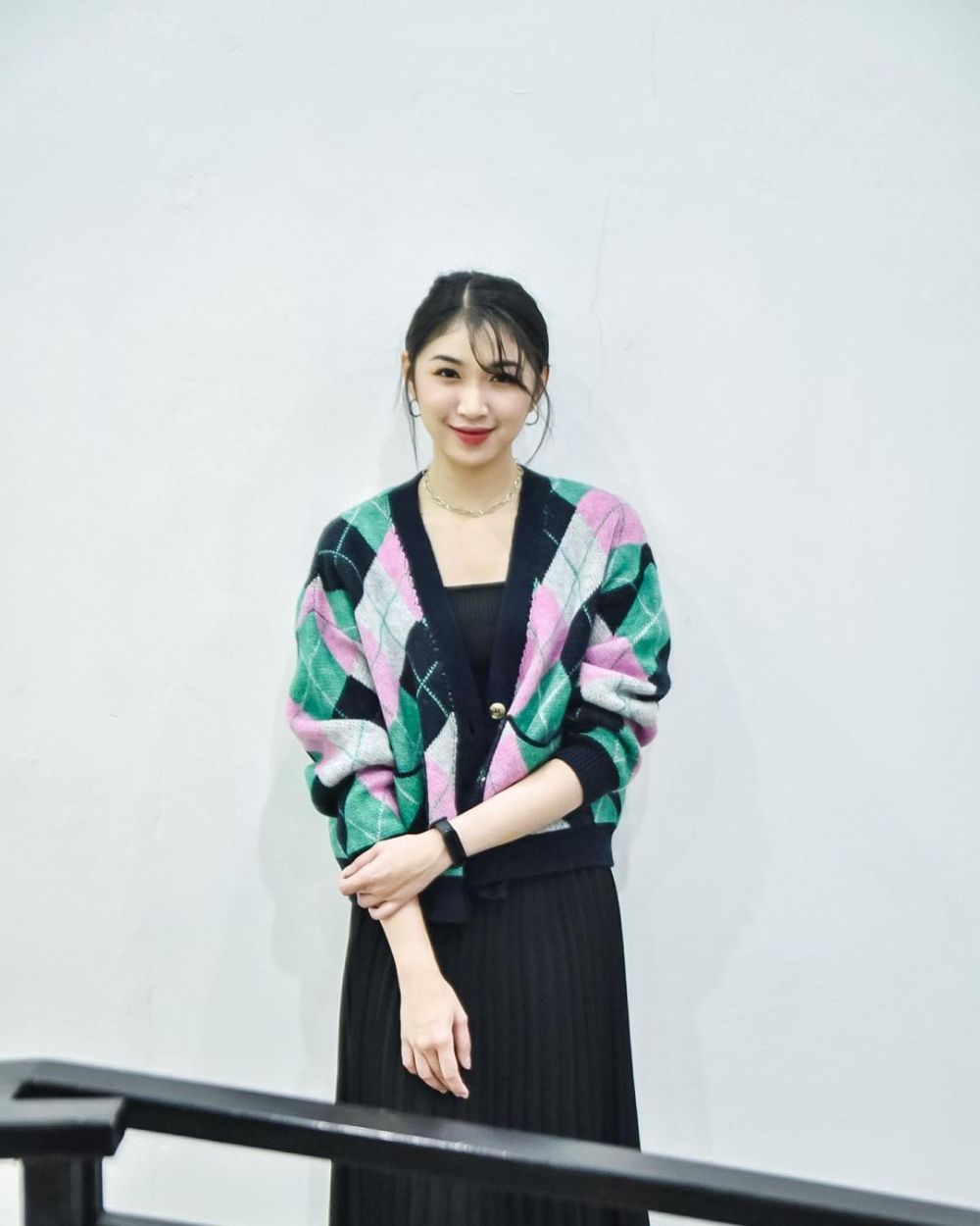 8 OOTD Campus Look Ala Shani JKT48, Simple But Chic!