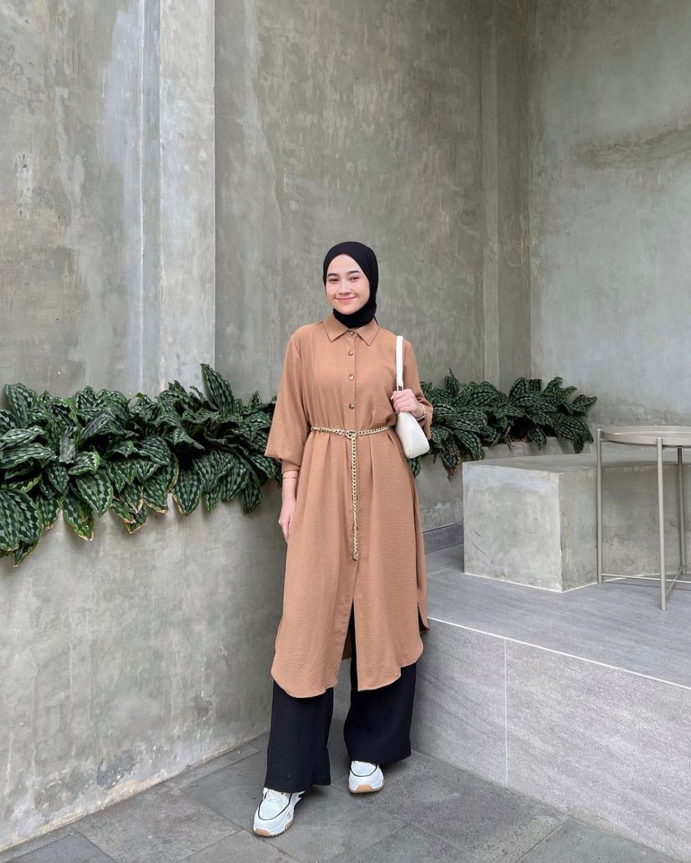 9 Ide Padu Padan Tunik Ala Kirana Salsabila, OOTD Casual Kekinian!