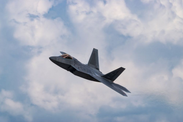 Rusia Ancam Hancurkan Jet Tempur Ukraina yang Dikirim Barat