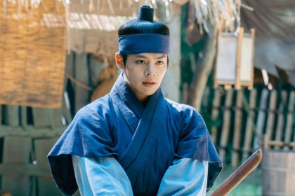 9 Fakta Ryeo Un Pemeran Kang San The Secret Romantic Guesthouse