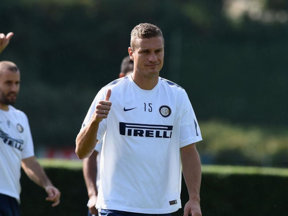 Pengguna Nomor Punggung 15 Inter Milan