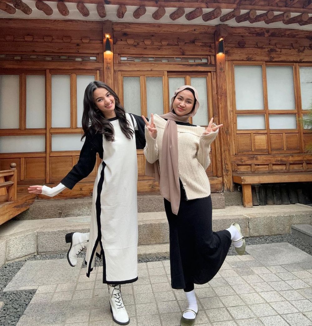 10 Inspirasi Outfit Hijab Korean Style ala Xaviera Putri