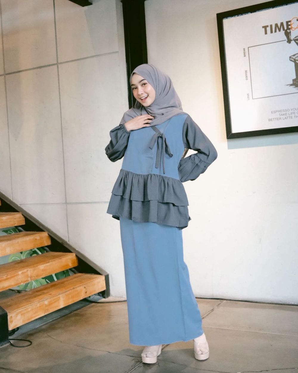 9 Inspirasi OOTD Hijab Colorful ala Nabilah Lutfiah, Fresh dan Catchy