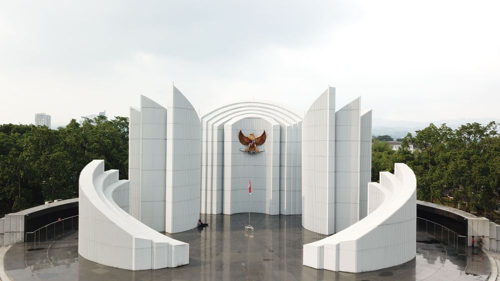 10 Destinasi Tempat Bersejarah di Jawa Barat, Happy di Jabar!