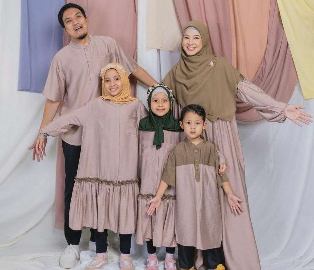 10 Inspirasi Outfit Kembaran Untuk Silaturahmi Lebaran