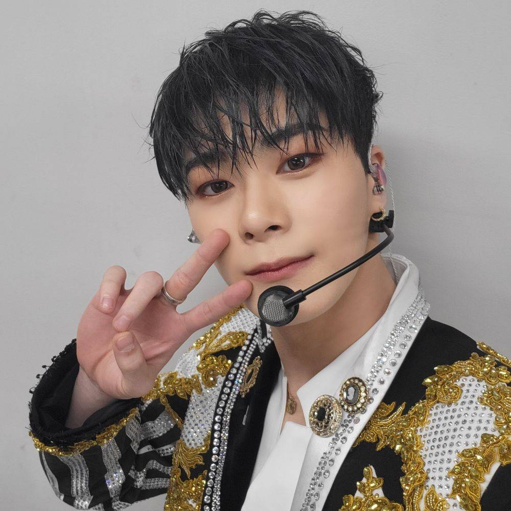 9 Momen Manis Mendiang Moonbin ASTRO di Belakang Panggung