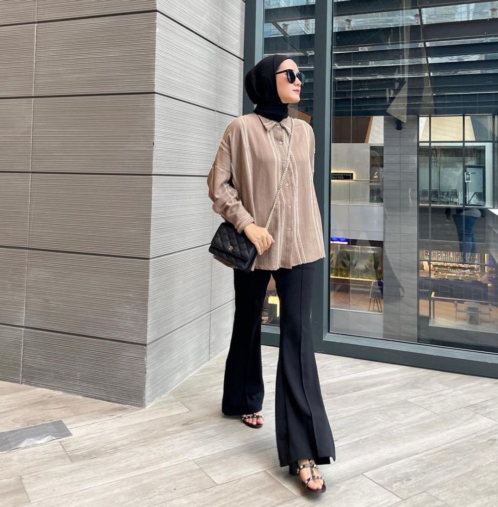 10 OOTD Hijab Ke Kantor Bernuansa Earth Tone