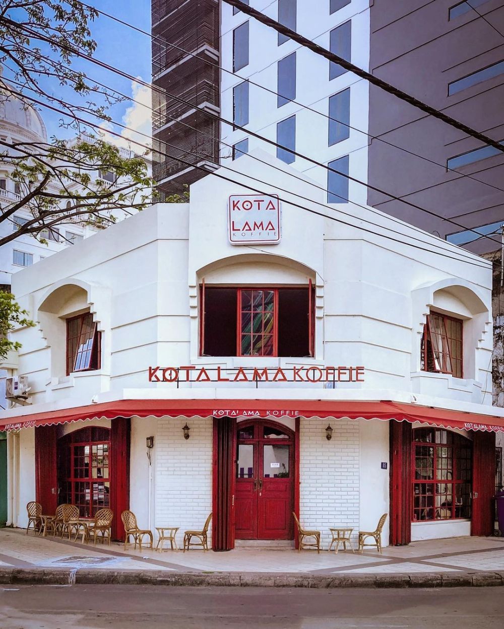 10 Kafe Unik di Surabaya dengan Konsep Vintage hingga Indoor Garden