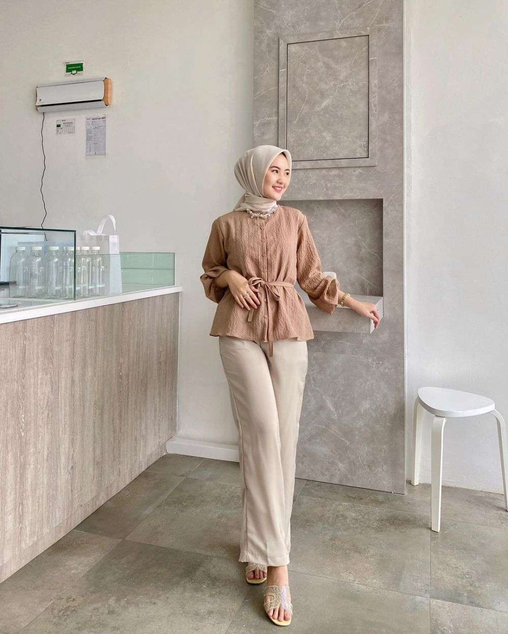 9 Inspirasi Outfit Earth Tone Ala Intan Ghazella Bikin Adem 7133