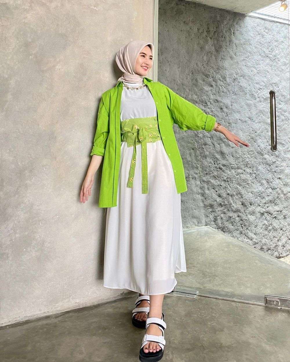 9 Inspirasi OOTD Hijab Nuansa Hijau Ala Intan Ghazella