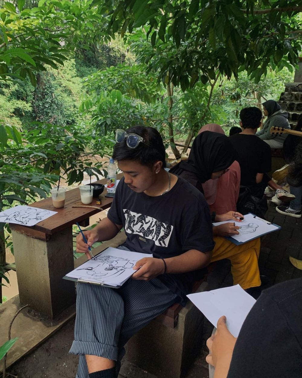 5 Tempat Bukber Pinggir Sungai di Malang Raya, Cocok Buat Family Time