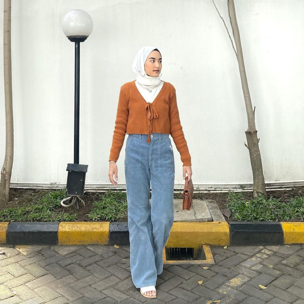 11 Ide Comfy Outfit Hijab untuk Ngabuburit ala Jihan Rifa, Modis!