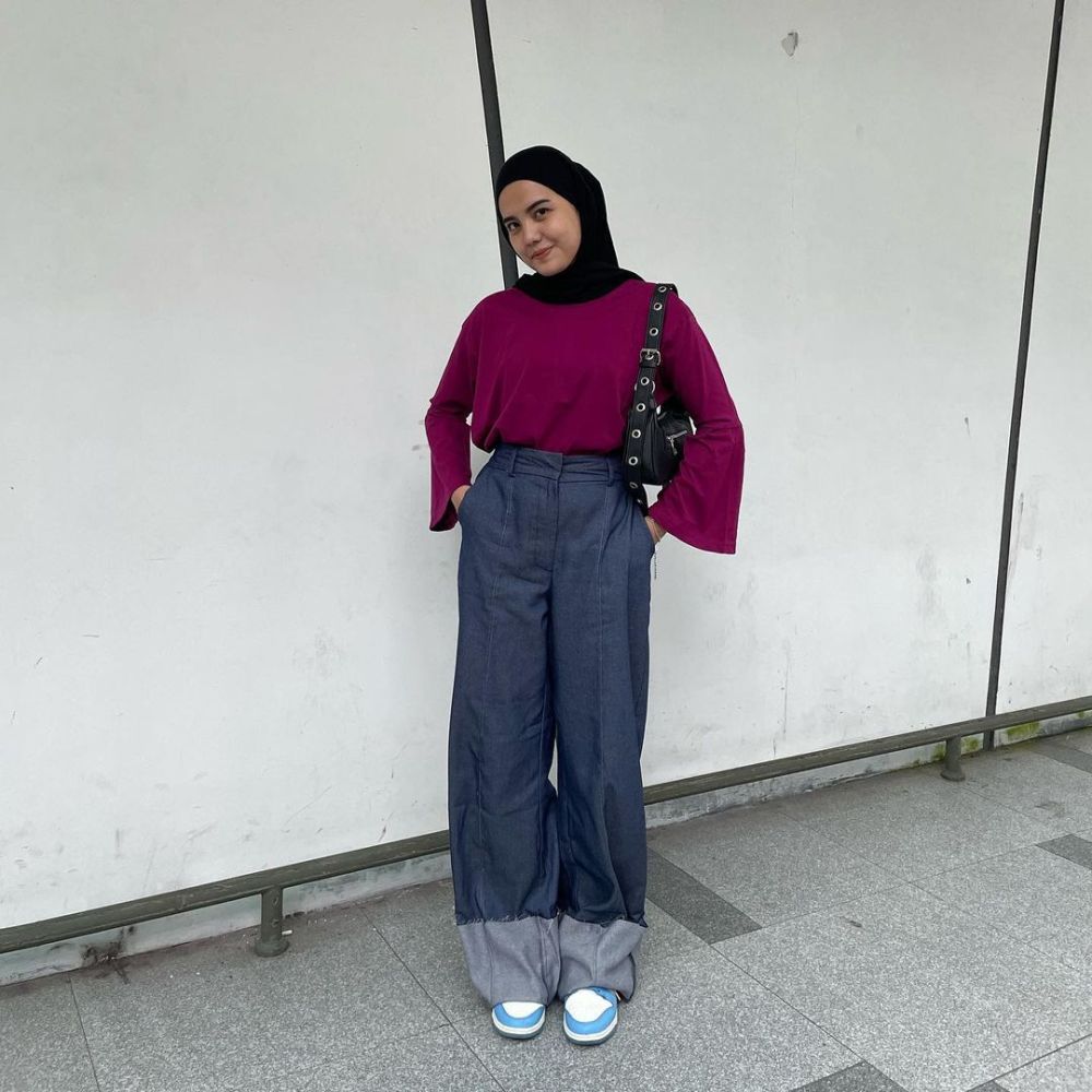 9 Inspirasi OOTD Hijab Cewek Kue ala Viaa Zulviani, Catchy!