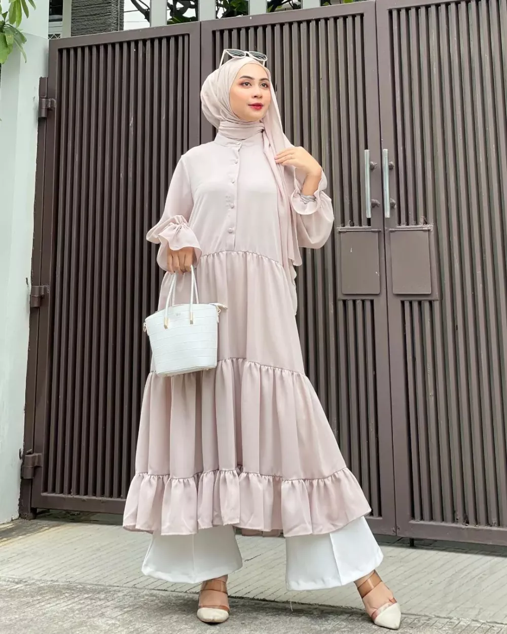 10 Inspirasi Daily Outfit Buat Lebaran, Gak Perlu Beli Baju Baru!