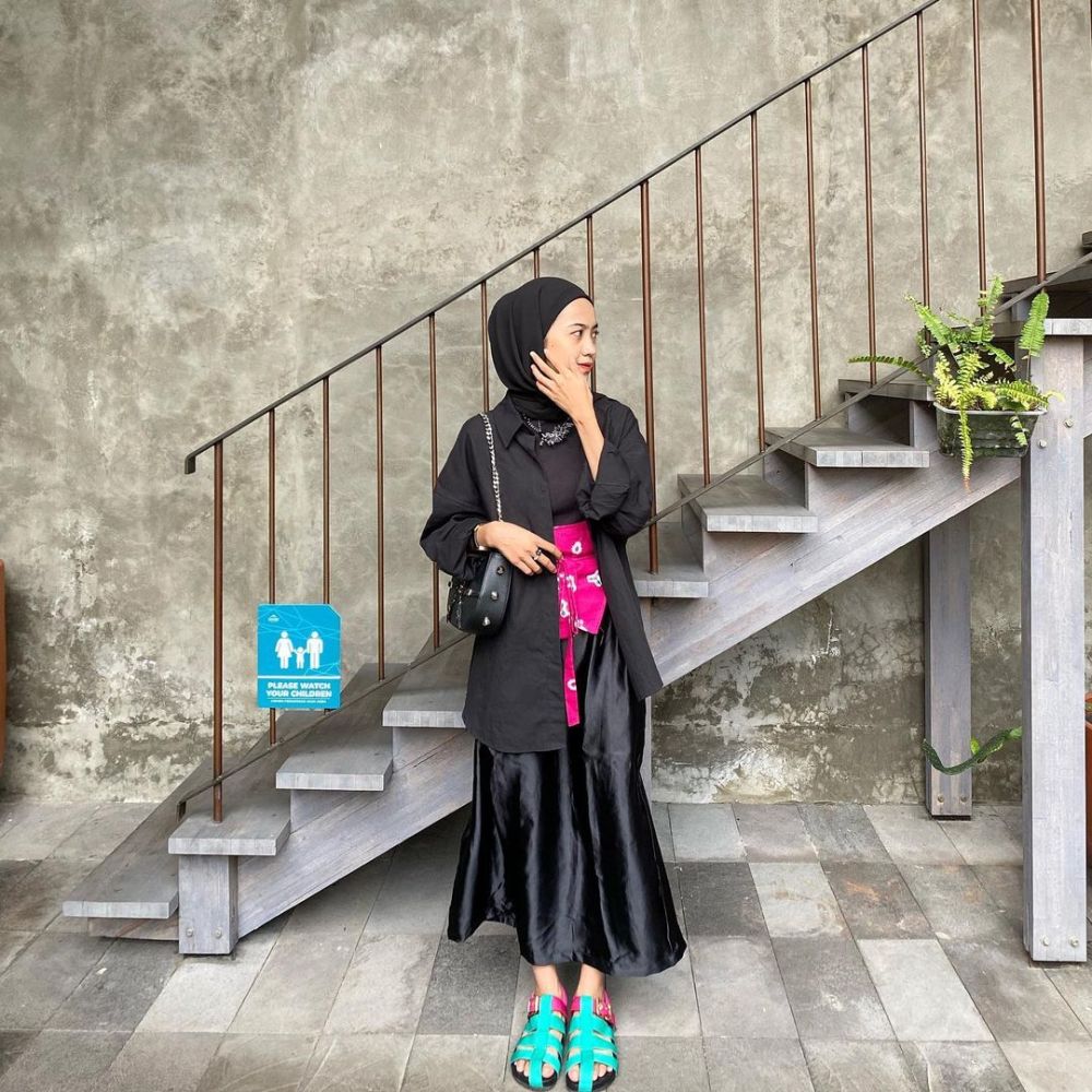 10 Padu Padan OOTD Rok Hijab Hangout Libur Lebaran, Chic and Comfy!