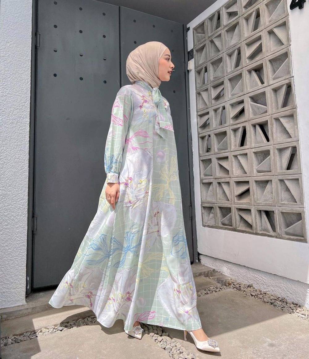 OOTD Hijab Dengan Floral Dress Ala Selebgram