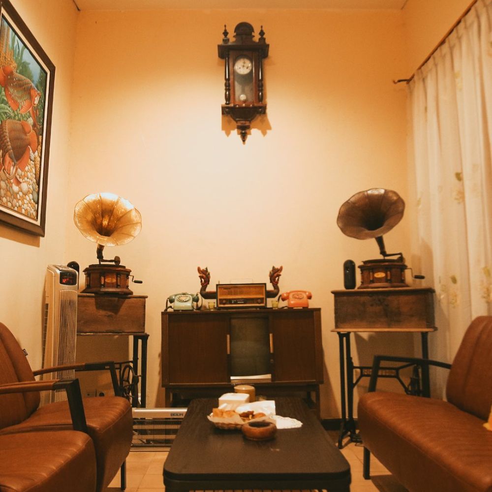 10 Kafe Unik di Surabaya dengan Konsep Vintage hingga Indoor Garden
