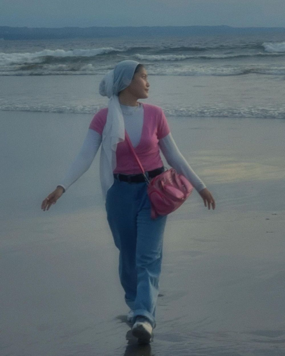 12 Ide OOTD Hijab Turban untuk Ngabuburit ala Biyya Nabilla, Swag Abis