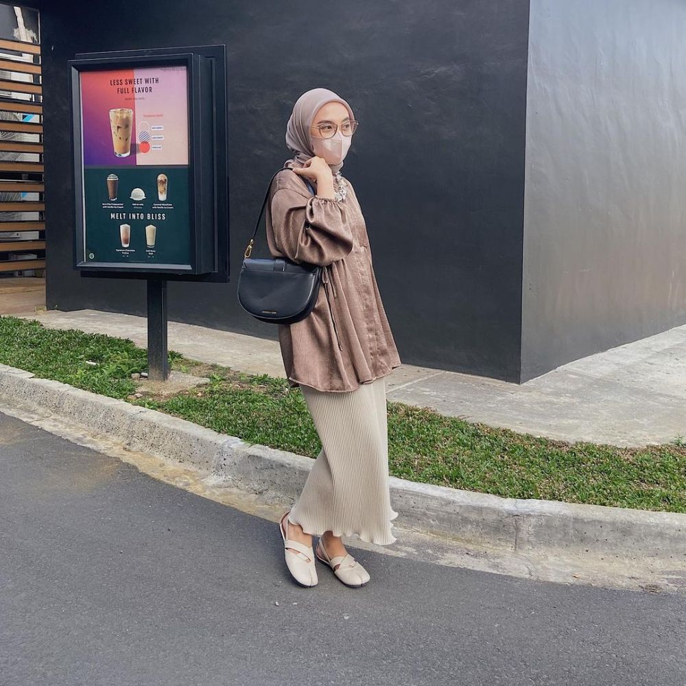 10 Padu Padan OOTD Rok Hijab Hangout Libur Lebaran, Chic and Comfy!