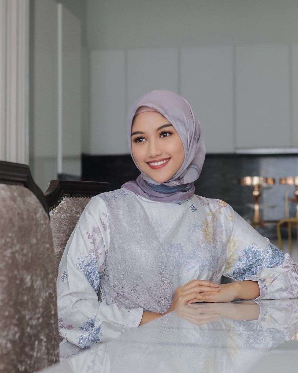 9 Potret Erina Gudono Berhijab, Bikin Pangling!