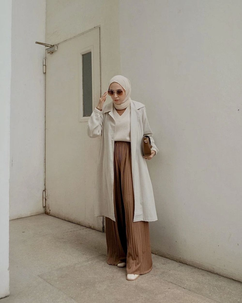7 Ide Outfit Long Outer dan Hijab untuk Buka Bersama, Tampil Stylish!