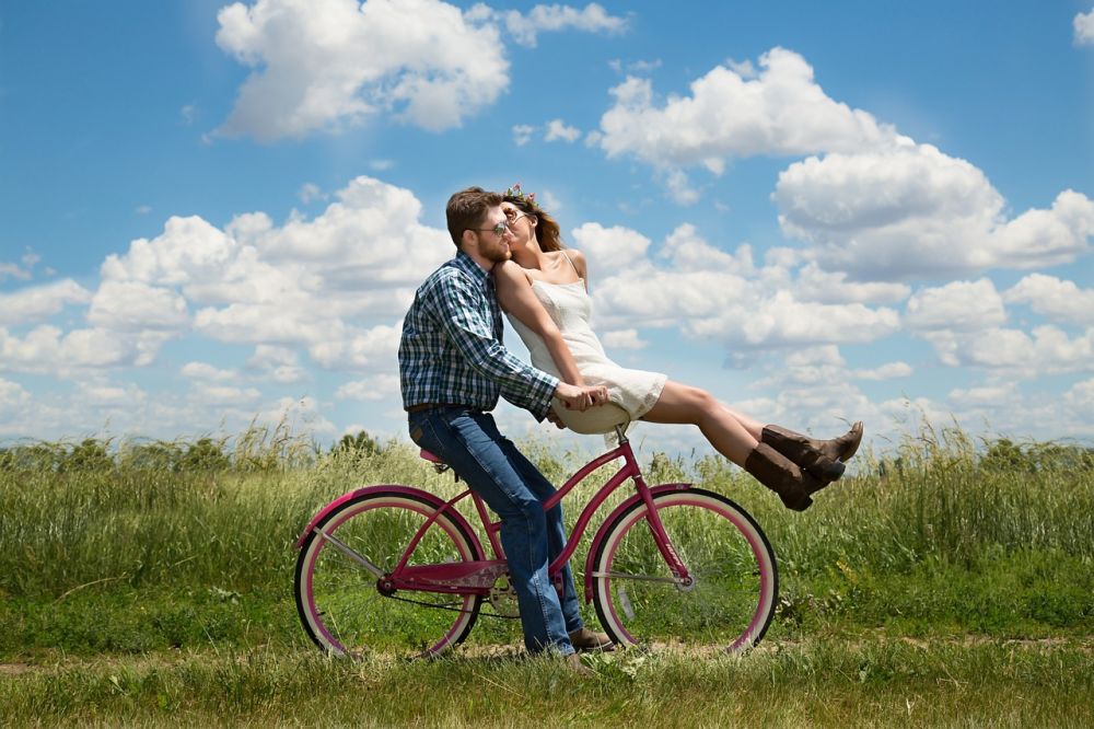 5 Tips Menjaga Hubungan Percintaan Tetap Romantis, Berani Coba?