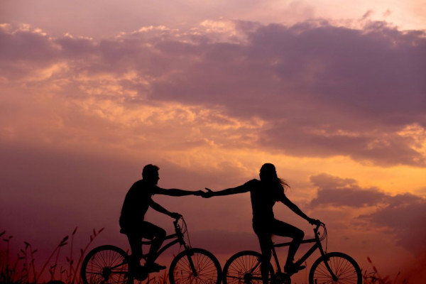 5 Perbedaan Antara Sayang dan Cinta, Penasaran?
