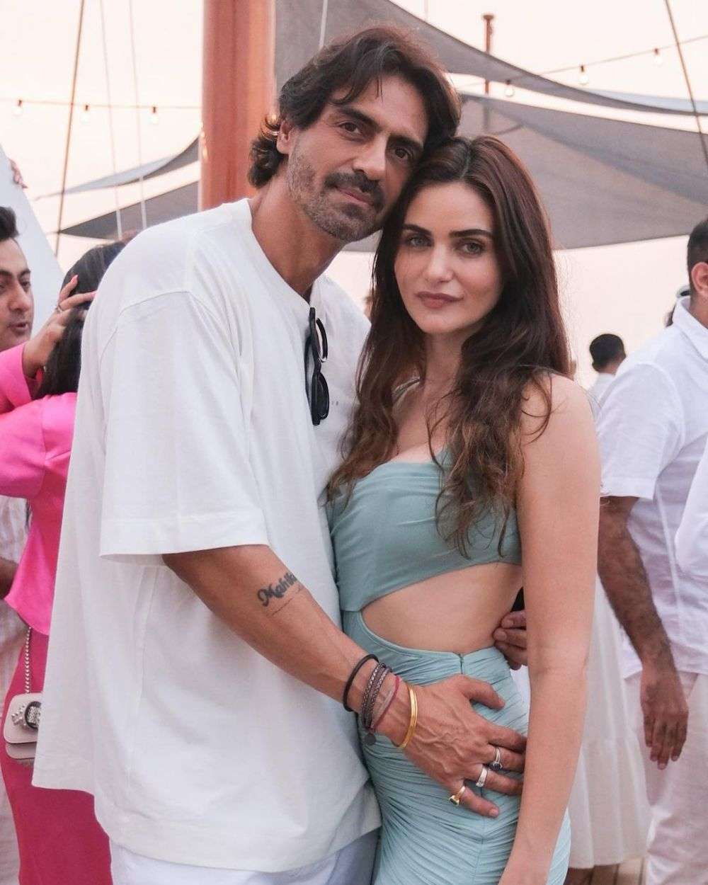 9 Potret Arjun Rampal Dan Gabriella Demetriades