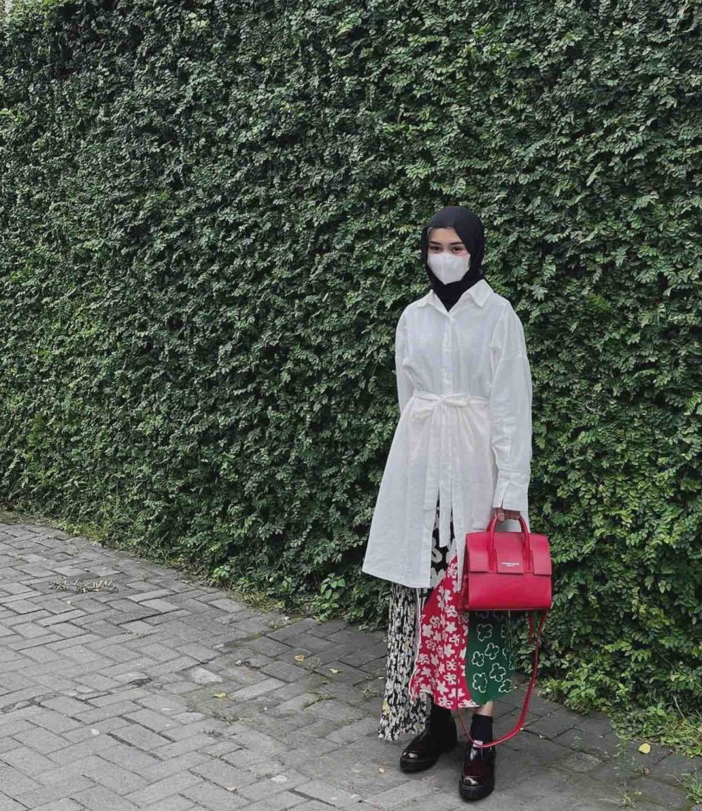 9 Ide Outfit ala Hijabers untuk Buka Bersama, Tampil Kasual Stylish!
