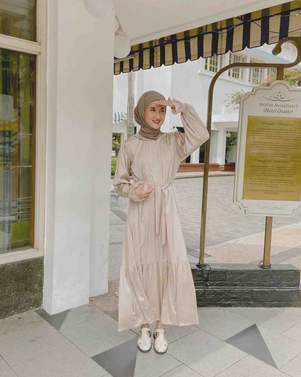 9 Ide Outfit ala Hijabers untuk Buka Bersama, Tampil Kasual Stylish!