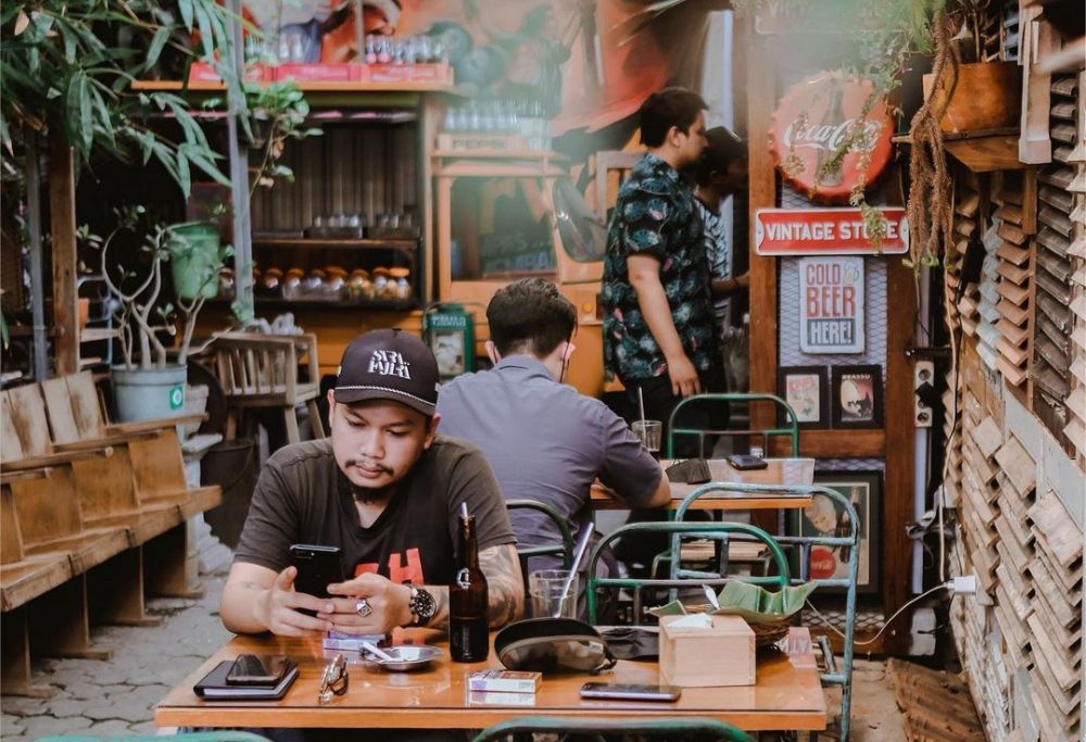 5 Kedai Kopi Bertema Vintage Di Surabaya Balik Ke Masa Lalu